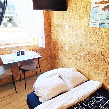 Sub Hel. Budzetowe Pokoje W Domu Z Basenem. Wokol Domu Tylko Natura. Balkon Zbyteczny. Εξωτερικό φωτογραφία