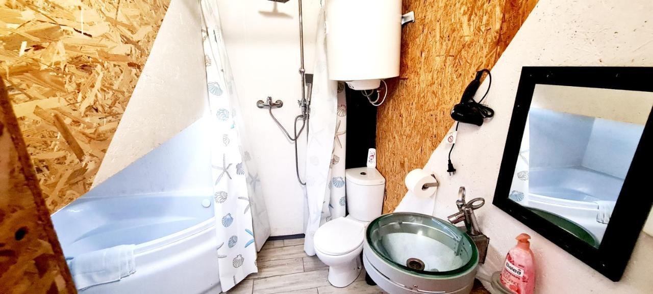 Sub Hel. Budzetowe Pokoje W Domu Z Basenem. Wokol Domu Tylko Natura. Balkon Zbyteczny. Εξωτερικό φωτογραφία