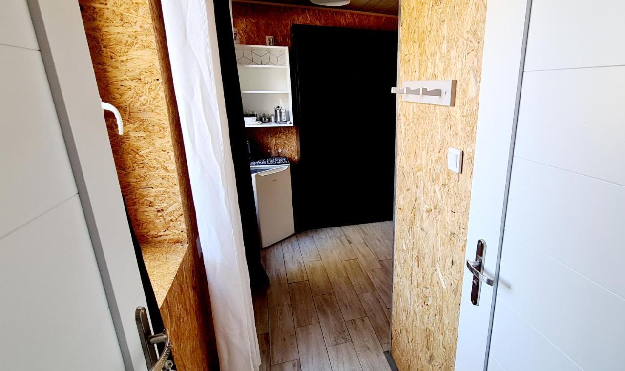 Sub Hel. Budzetowe Pokoje W Domu Z Basenem. Wokol Domu Tylko Natura. Balkon Zbyteczny. Εξωτερικό φωτογραφία
